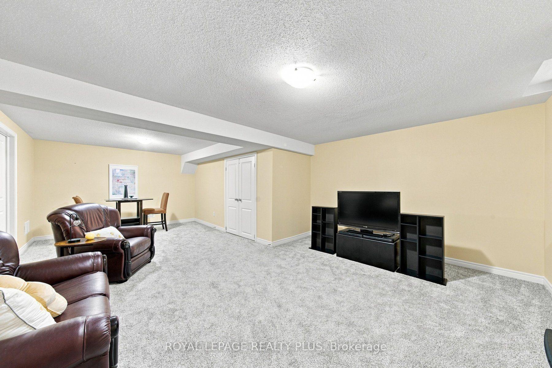 Photo 34 of 8971 Tristar Crescent, Niagara Falls, Lyons Creek — HOMEH