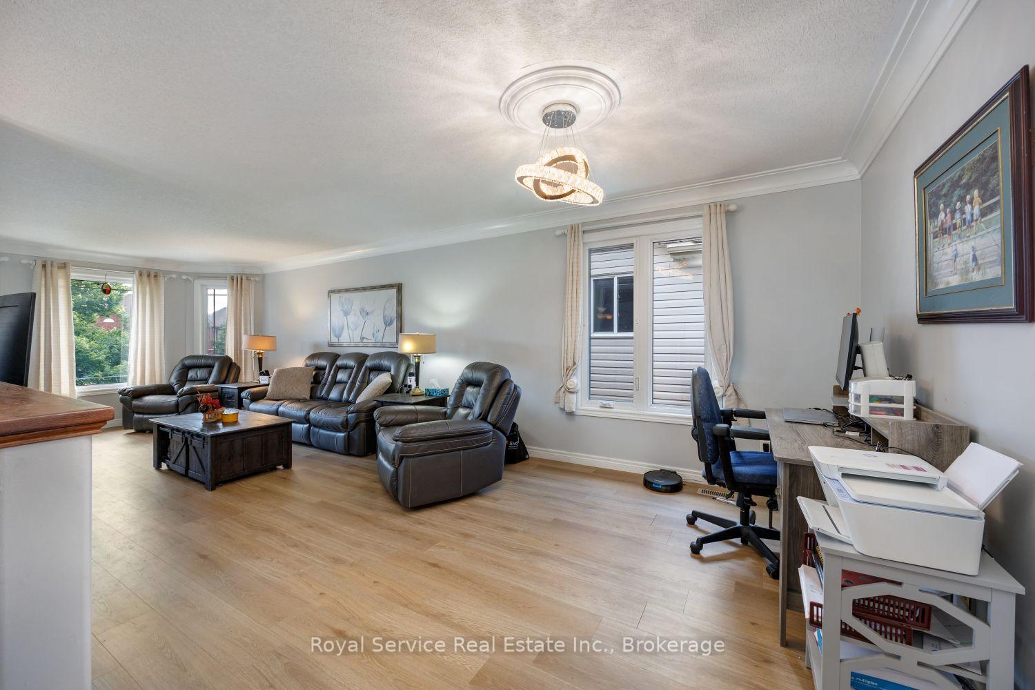 Photo 5 of 2690 Foxmeadow Road, Peterborough, Ashburnham Ward 4 — HOMEH