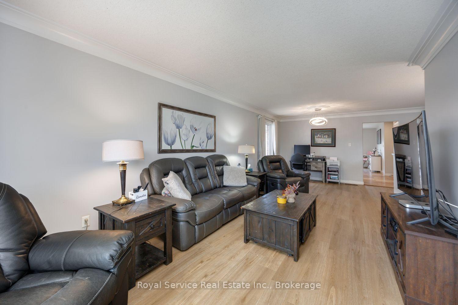 Photo 8 of 2690 Foxmeadow Road, Peterborough, Ashburnham Ward 4 — HOMEH
