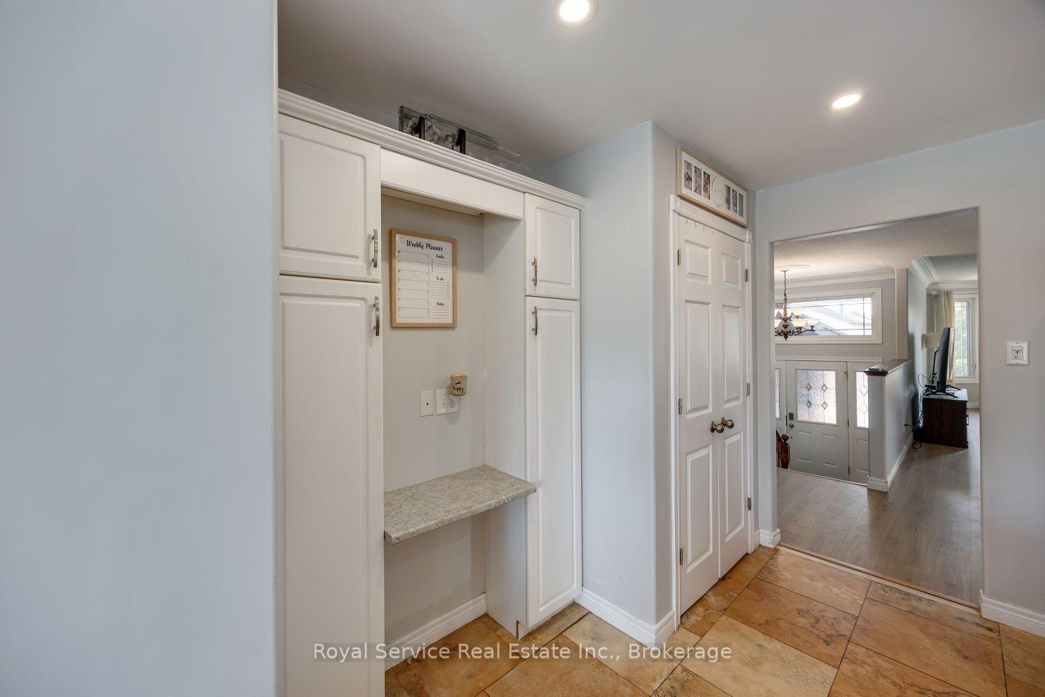 Photo 14 of 2690 Foxmeadow Road, Peterborough, Ashburnham Ward 4 — HOMEH