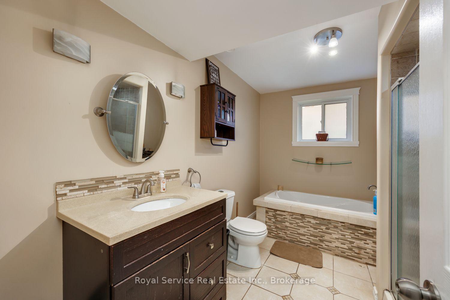Photo 22 of 2690 Foxmeadow Road, Peterborough, Ashburnham Ward 4 — HOMEH