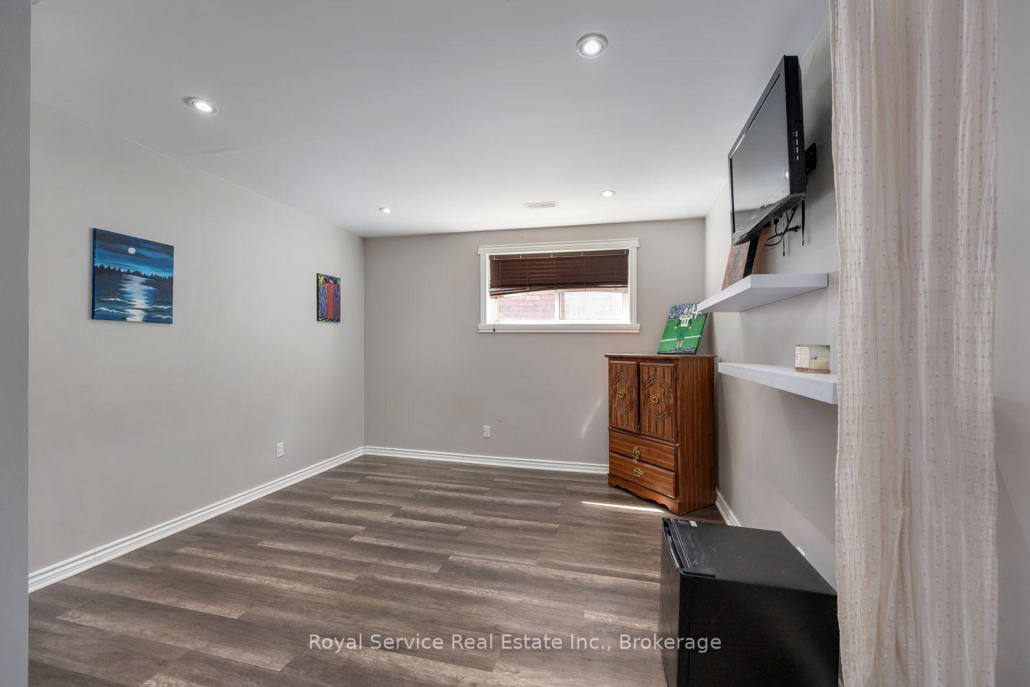 Photo 28 of 2690 Foxmeadow Road, Peterborough, Ashburnham Ward 4 — HOMEH