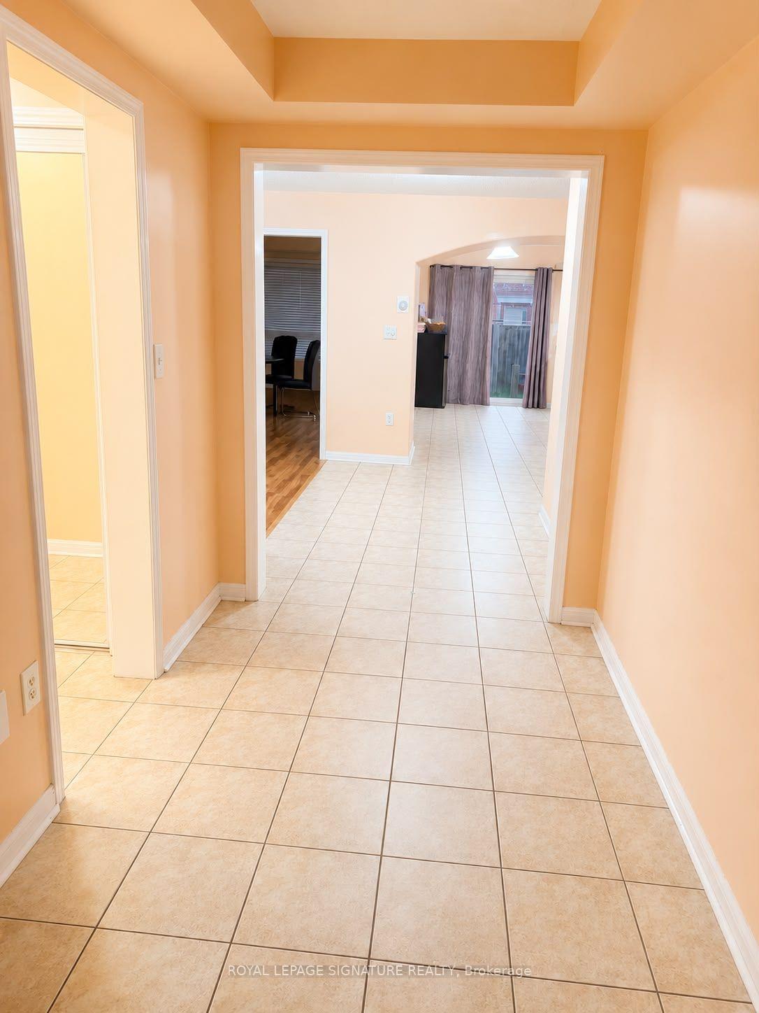 Photo 2 of Unit Upper, 10 Bonavista Drive, Brampton, Credit Valley — HOMEH