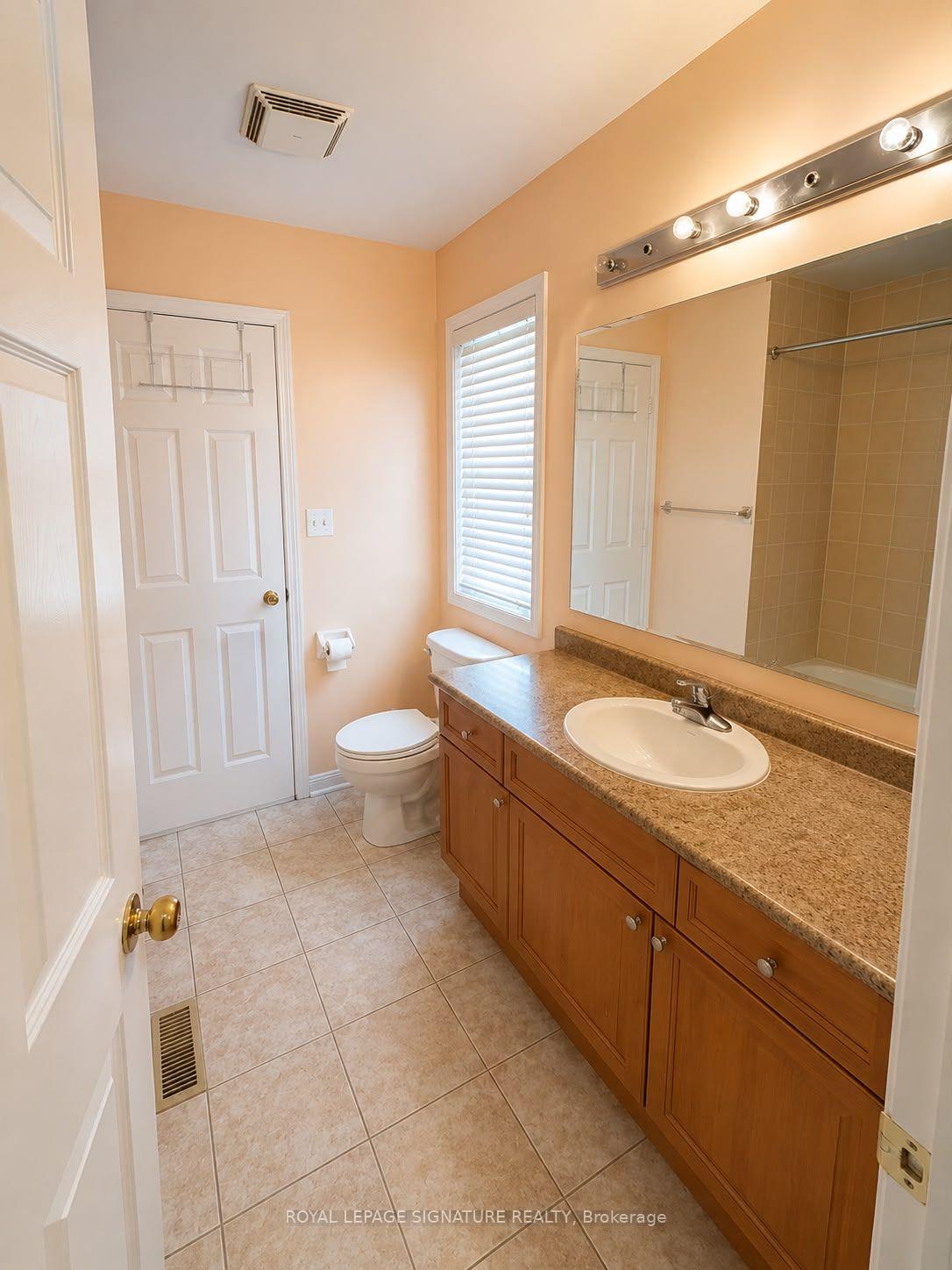Photo 13 of Unit Upper, 10 Bonavista Drive, Brampton, Credit Valley — HOMEH