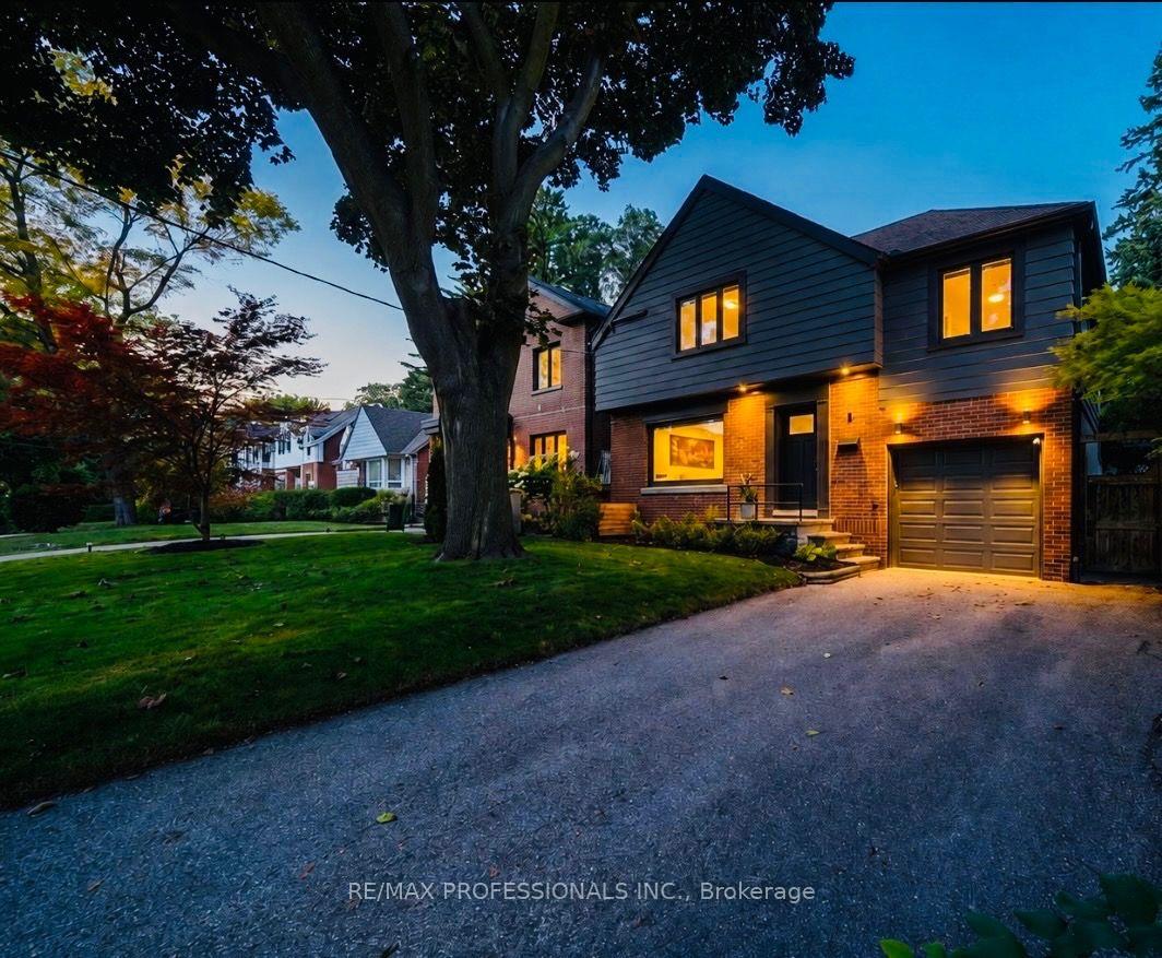 Photo 1 of 4 Winston Grove, Etobicoke, Stonegate-Queensway — HOMEH