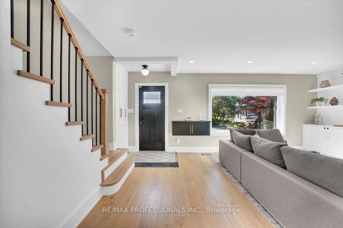 Photo 6 of 4 Winston Grove, Etobicoke, Stonegate-Queensway — HOMEH