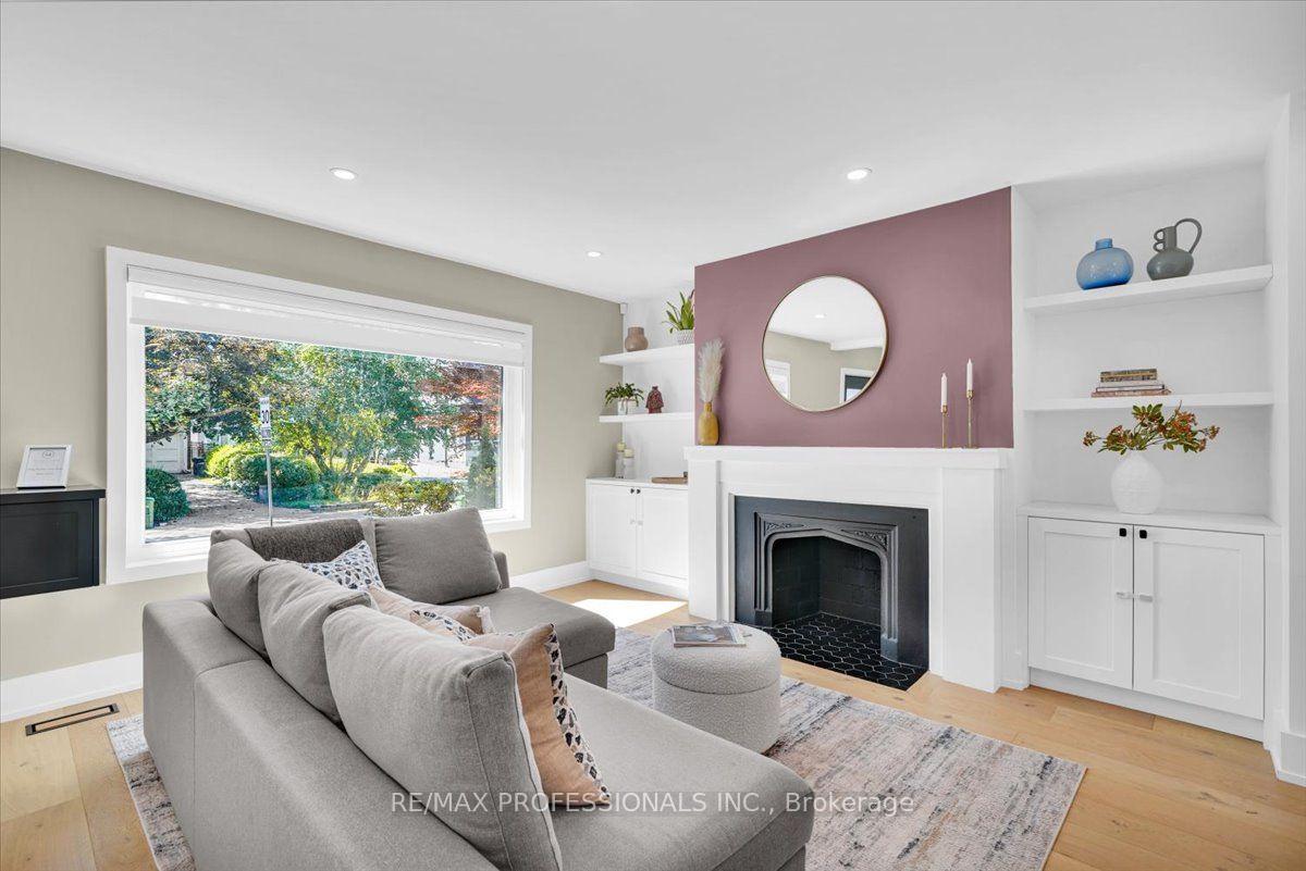 Photo 8 of 4 Winston Grove, Etobicoke, Stonegate-Queensway — HOMEH