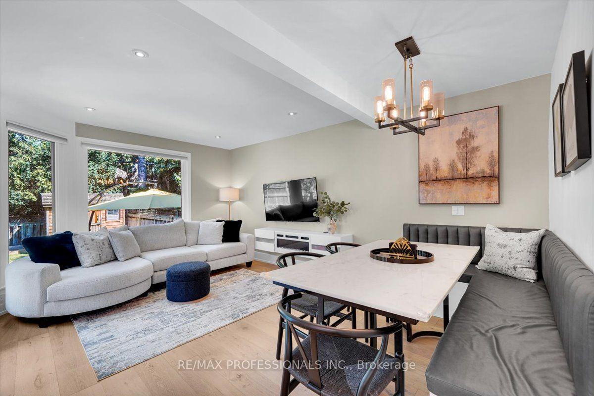 Photo 16 of 4 Winston Grove, Etobicoke, Stonegate-Queensway — HOMEH
