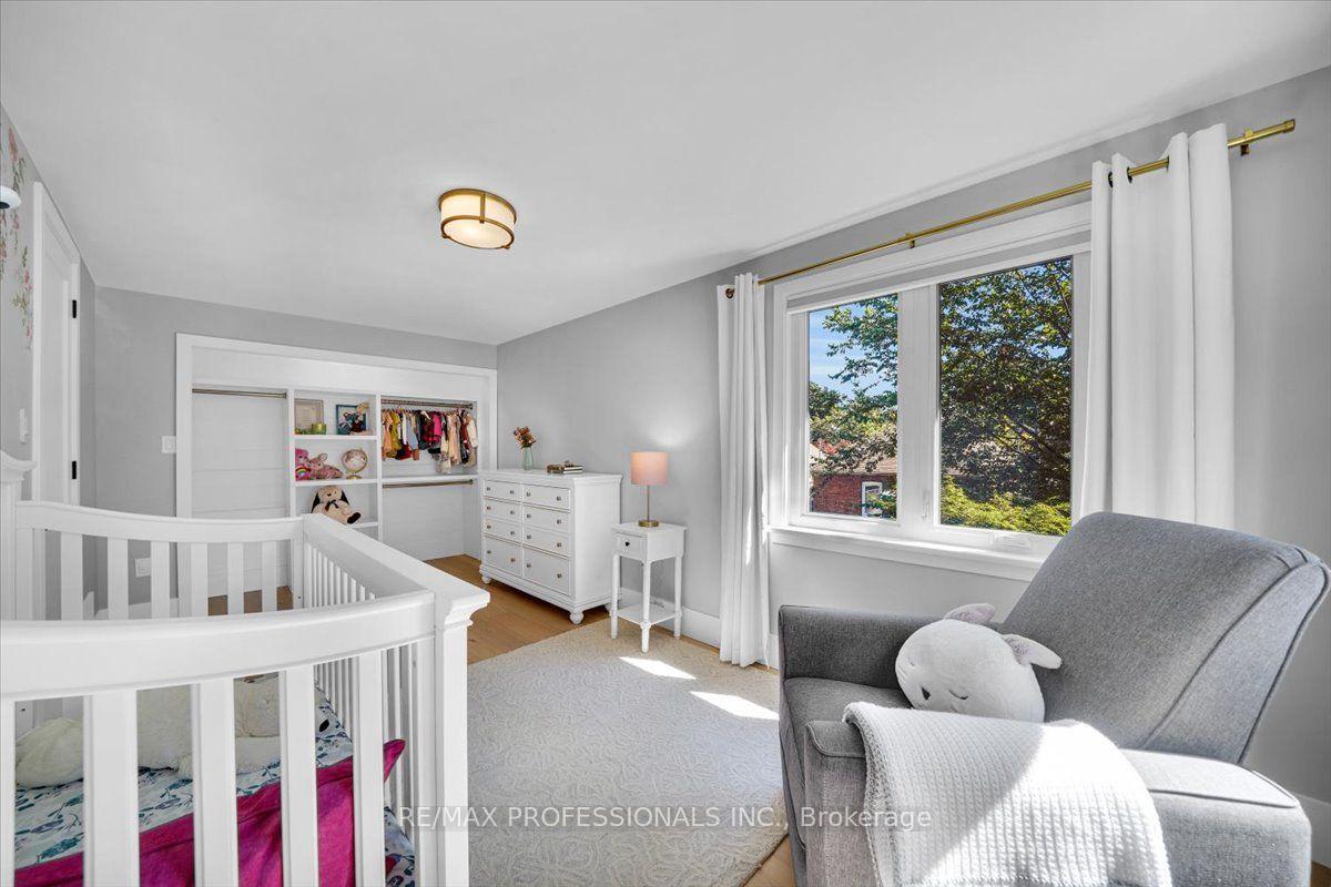 Photo 20 of 4 Winston Grove, Etobicoke, Stonegate-Queensway — HOMEH