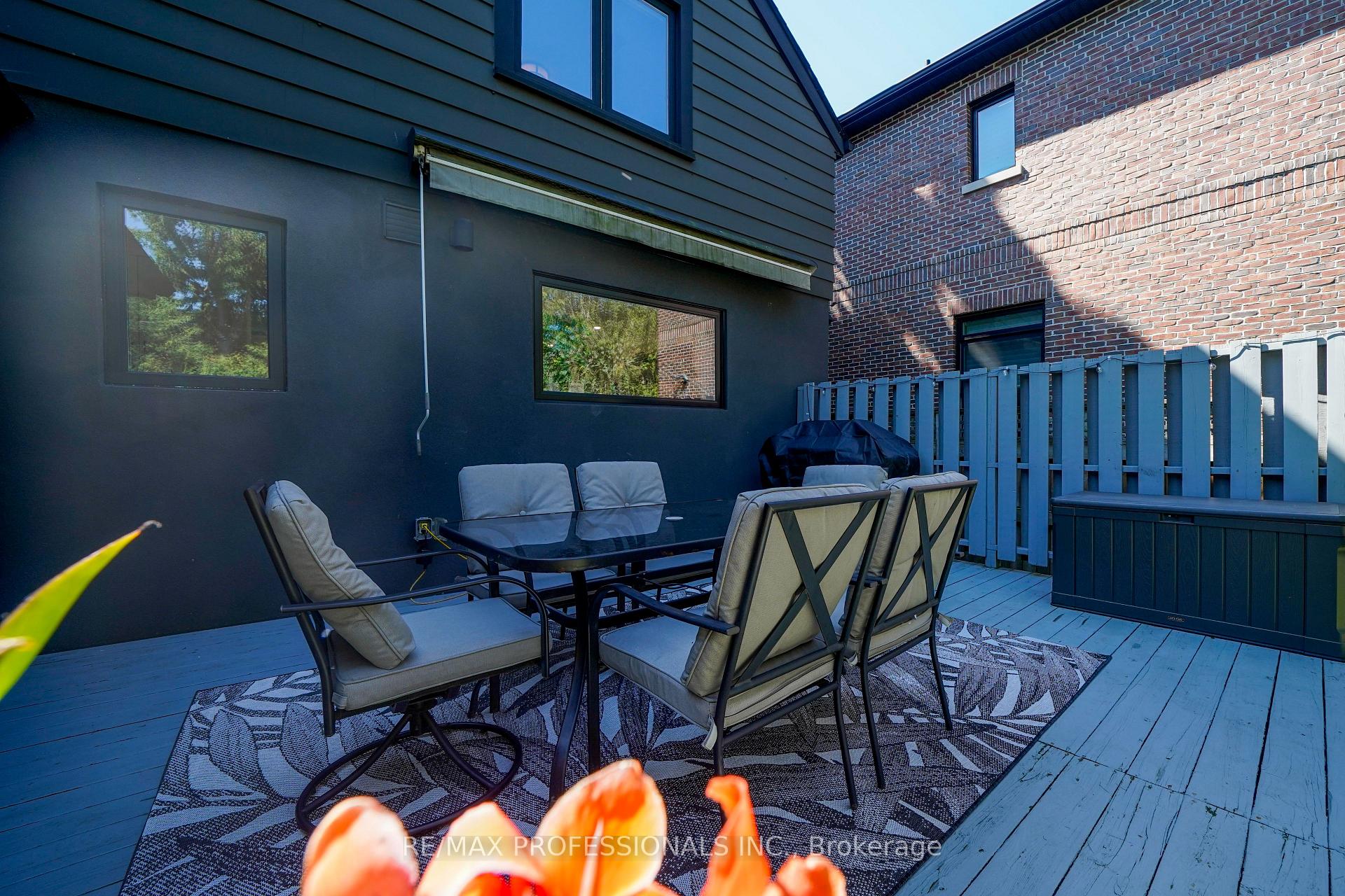 Photo 37 of 4 Winston Grove, Etobicoke, Stonegate-Queensway — HOMEH