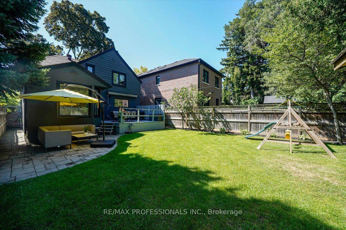 Photo 38 of 4 Winston Grove, Etobicoke, Stonegate-Queensway — HOMEH