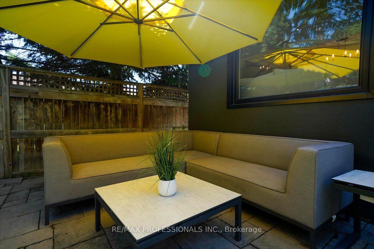 Photo 40 of 4 Winston Grove, Etobicoke, Stonegate-Queensway — HOMEH