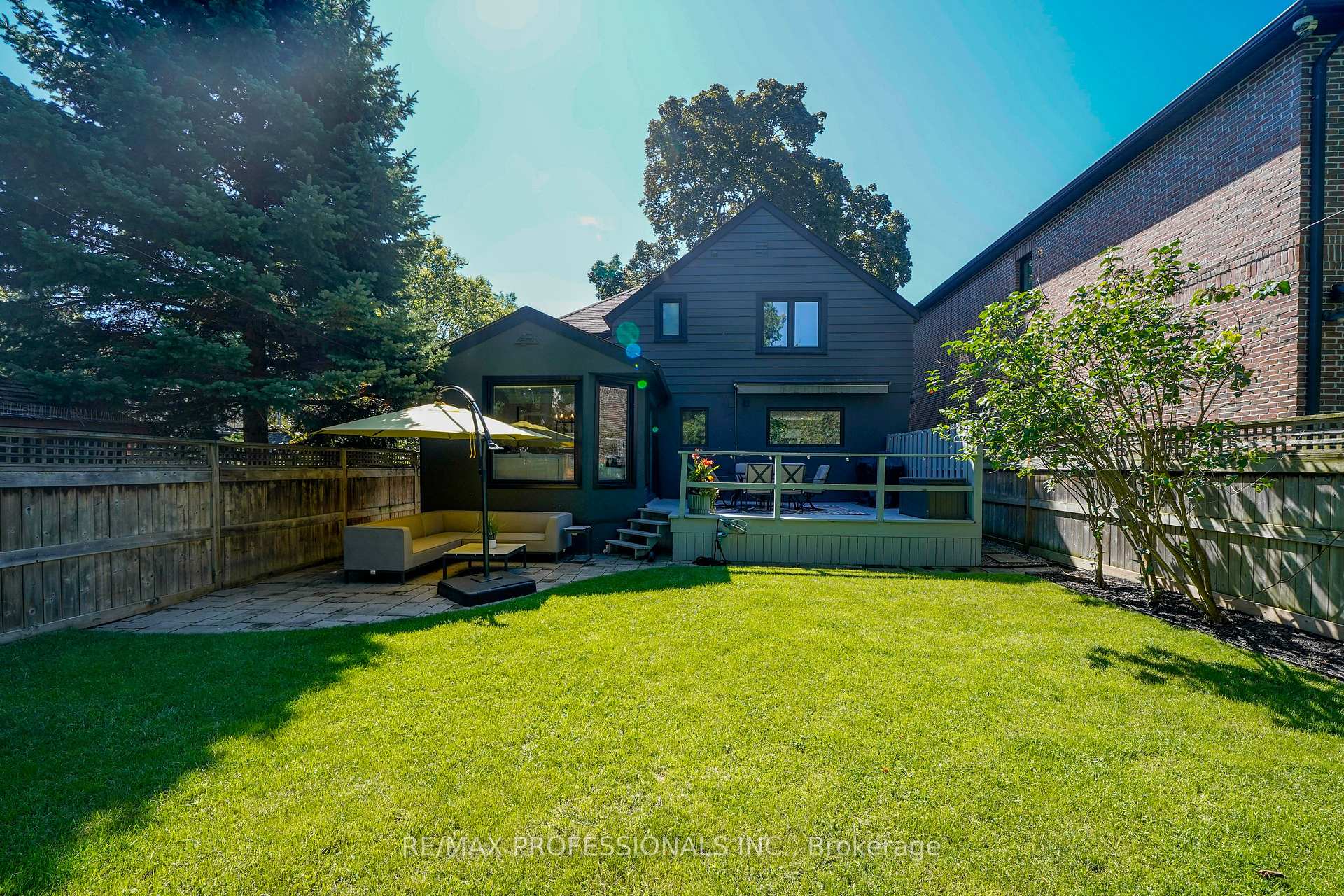 Photo 41 of 4 Winston Grove, Etobicoke, Stonegate-Queensway — HOMEH