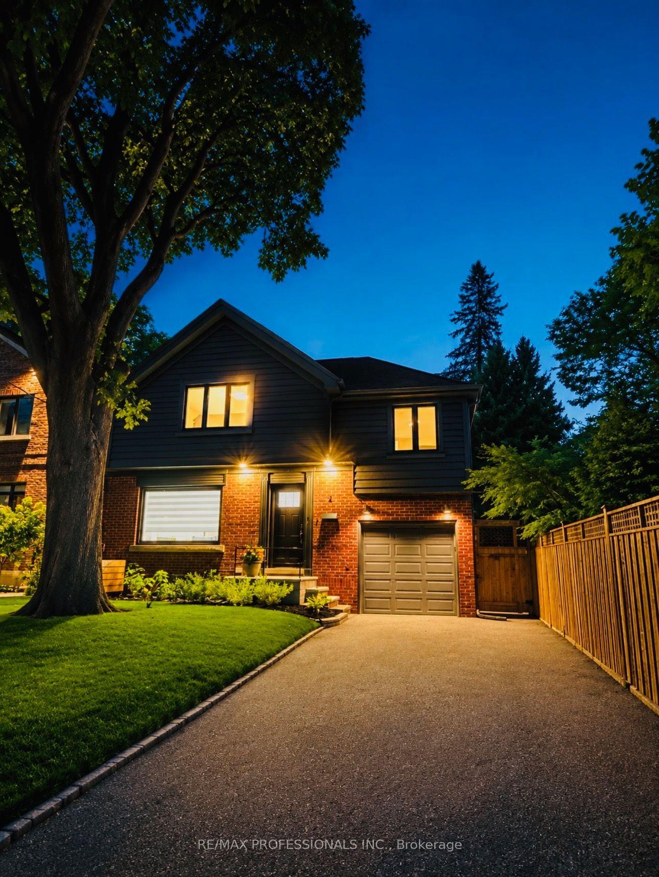 Photo 43 of 4 Winston Grove, Etobicoke, Stonegate-Queensway — HOMEH