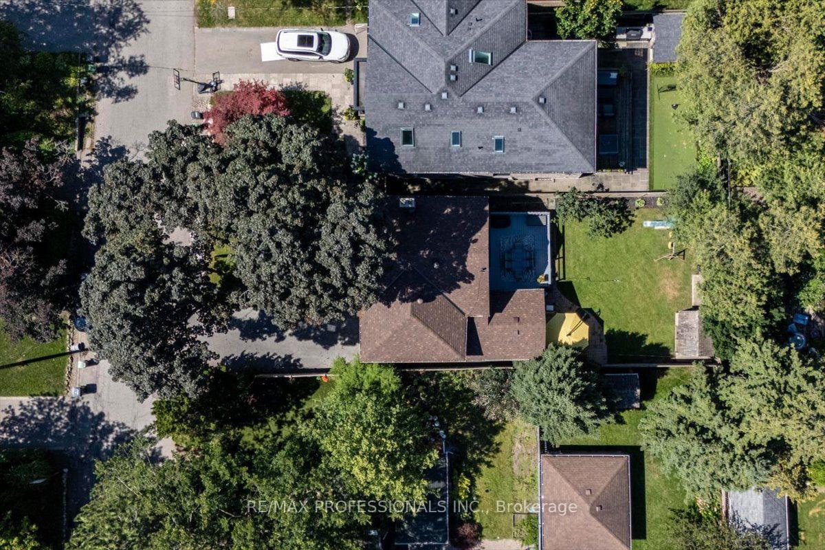 Photo 46 of 4 Winston Grove, Etobicoke, Stonegate-Queensway — HOMEH