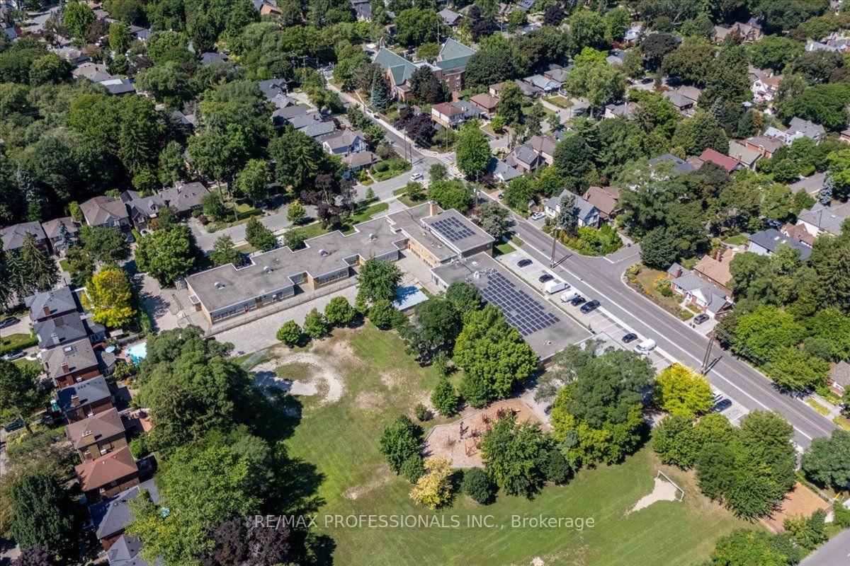 Photo 49 of 4 Winston Grove, Etobicoke, Stonegate-Queensway — HOMEH