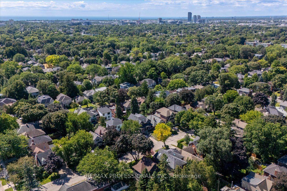 Photo 50 of 4 Winston Grove, Etobicoke, Stonegate-Queensway — HOMEH
