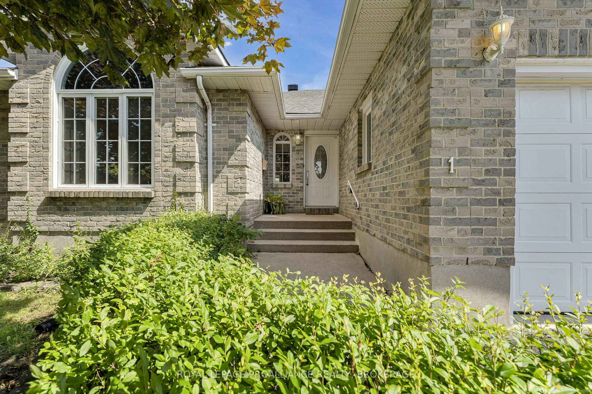 Photo 4 of 542 Davis Drive, Kingston, East Gardiners Rd — HOMEH