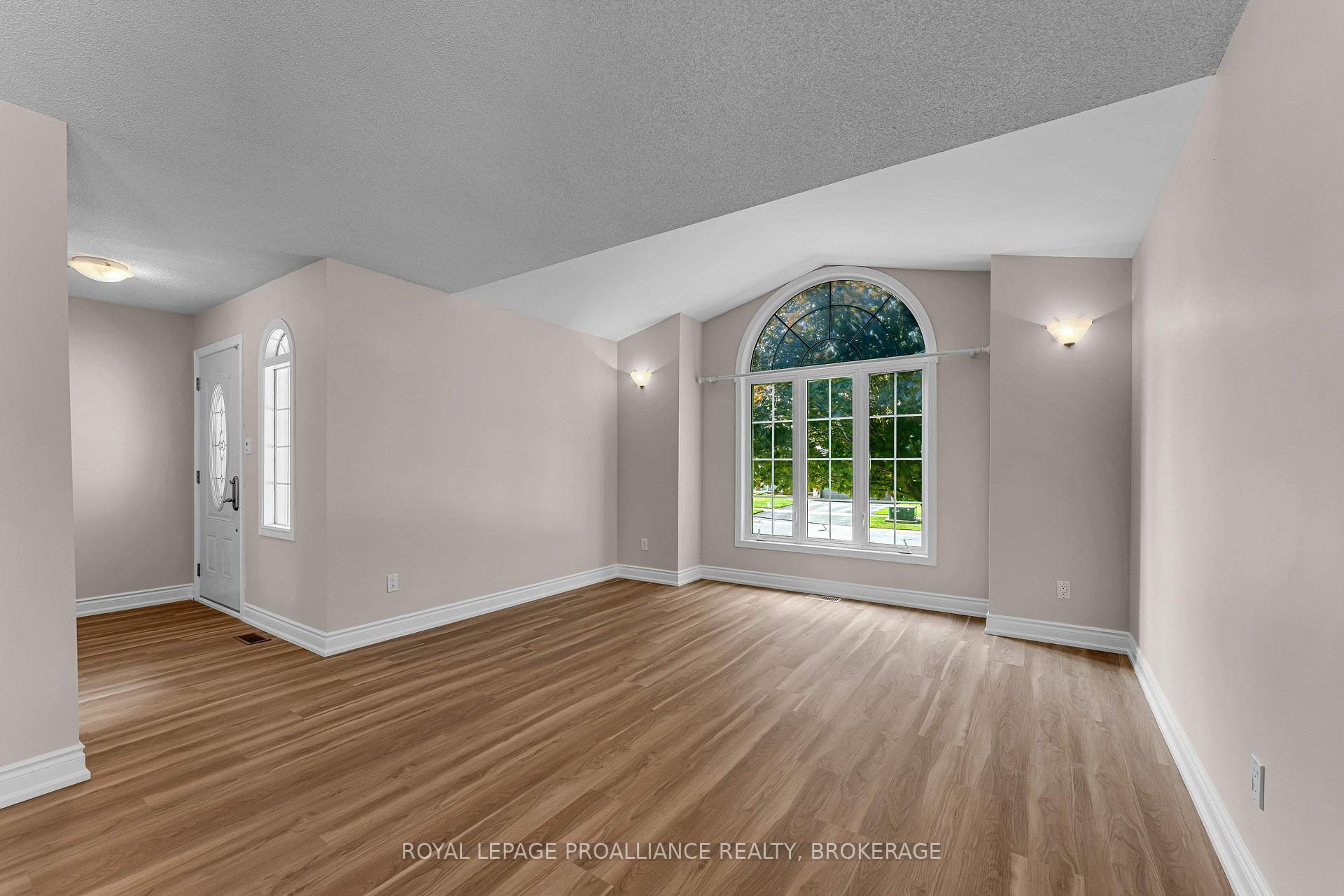 Photo 10 of 542 Davis Drive, Kingston, East Gardiners Rd — HOMEH
