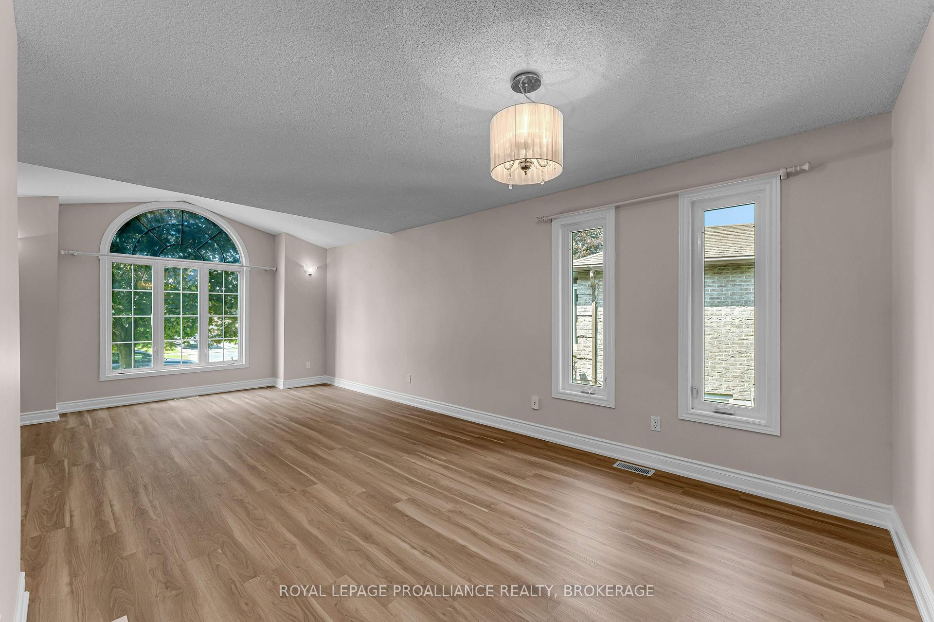 Photo 11 of 542 Davis Drive, Kingston, East Gardiners Rd — HOMEH