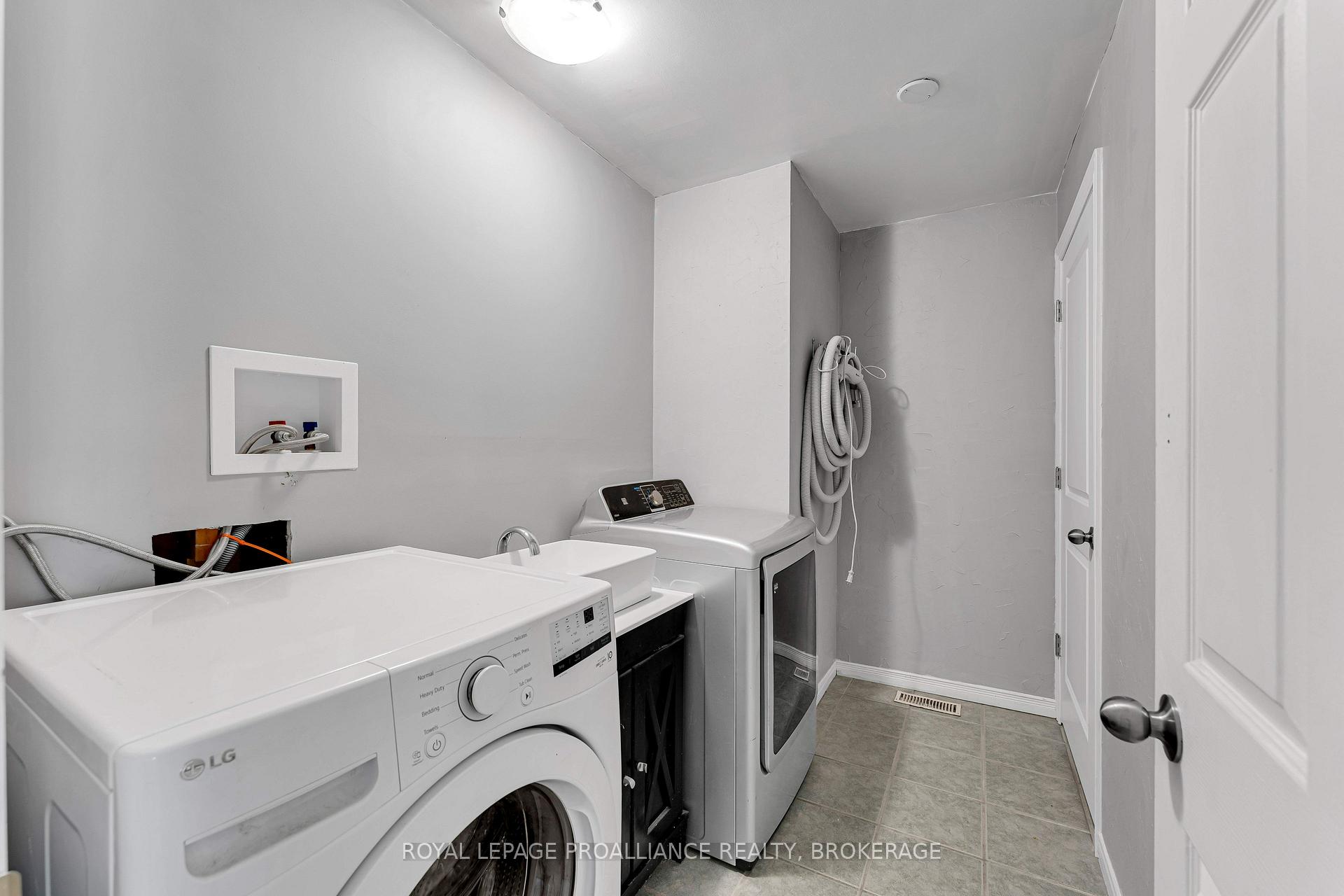 Photo 41 of 542 Davis Drive, Kingston, East Gardiners Rd — HOMEH