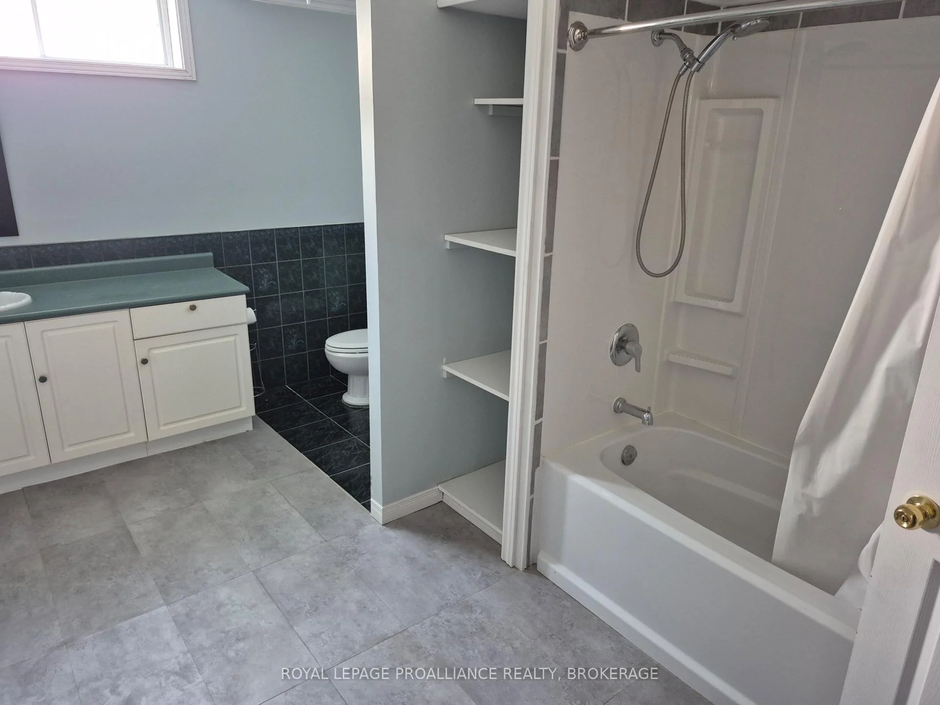 Photo 54 of 542 Davis Drive, Kingston, East Gardiners Rd — HOMEH