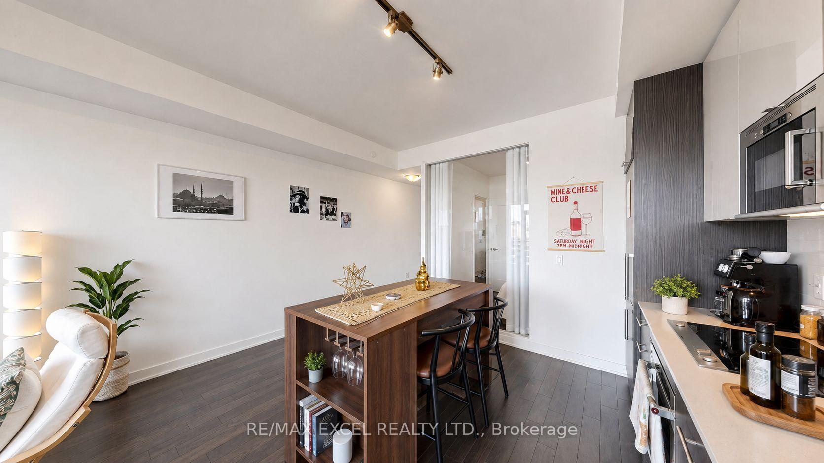 Photo 5 of Unit 1010, 330 Richmond Street W, Toronto, Waterfront Communities — HOMEH