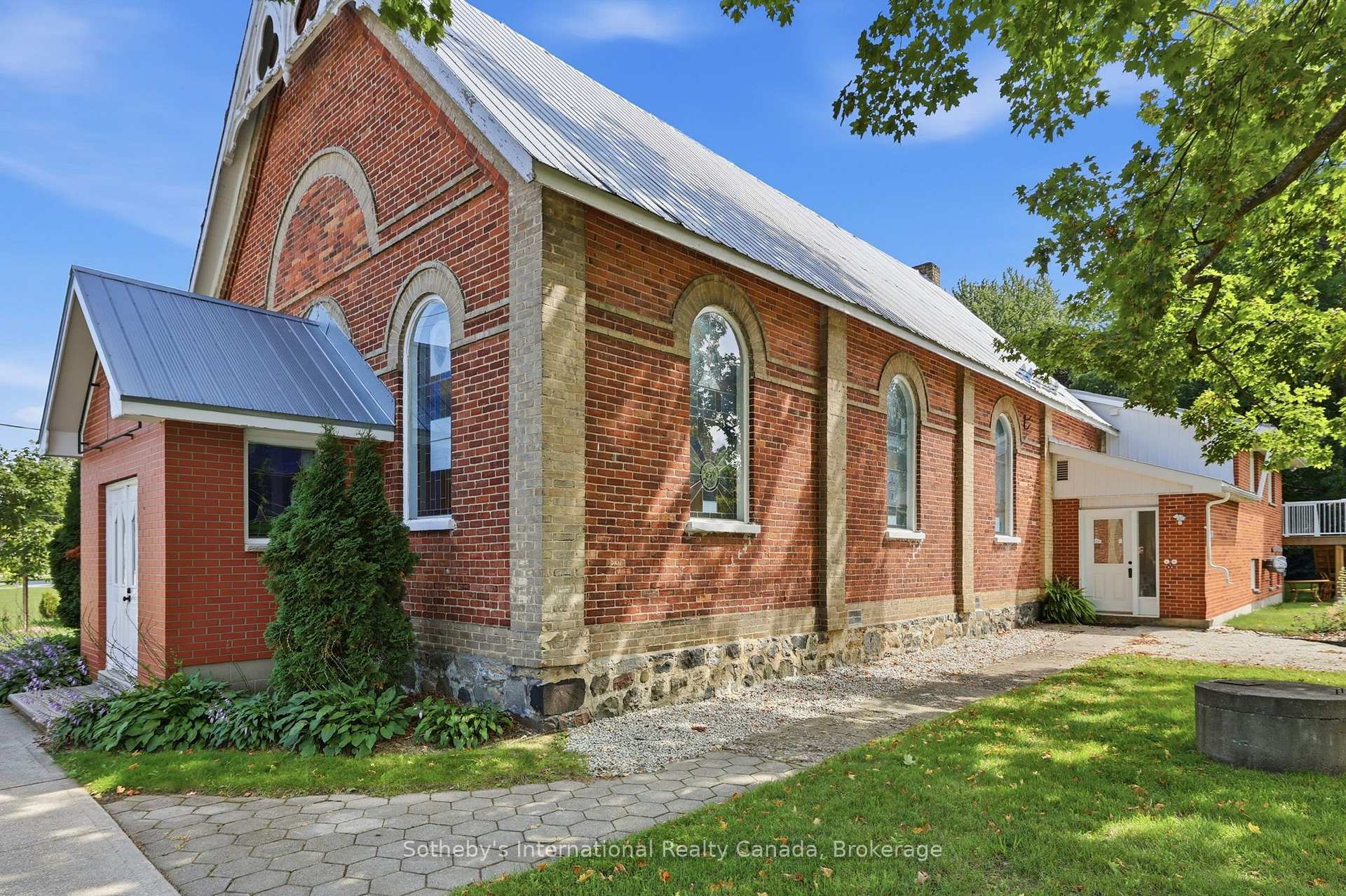 Photo 3 of Unit C, 22 Melville Street, Clearview, Nottawa — HOMEH