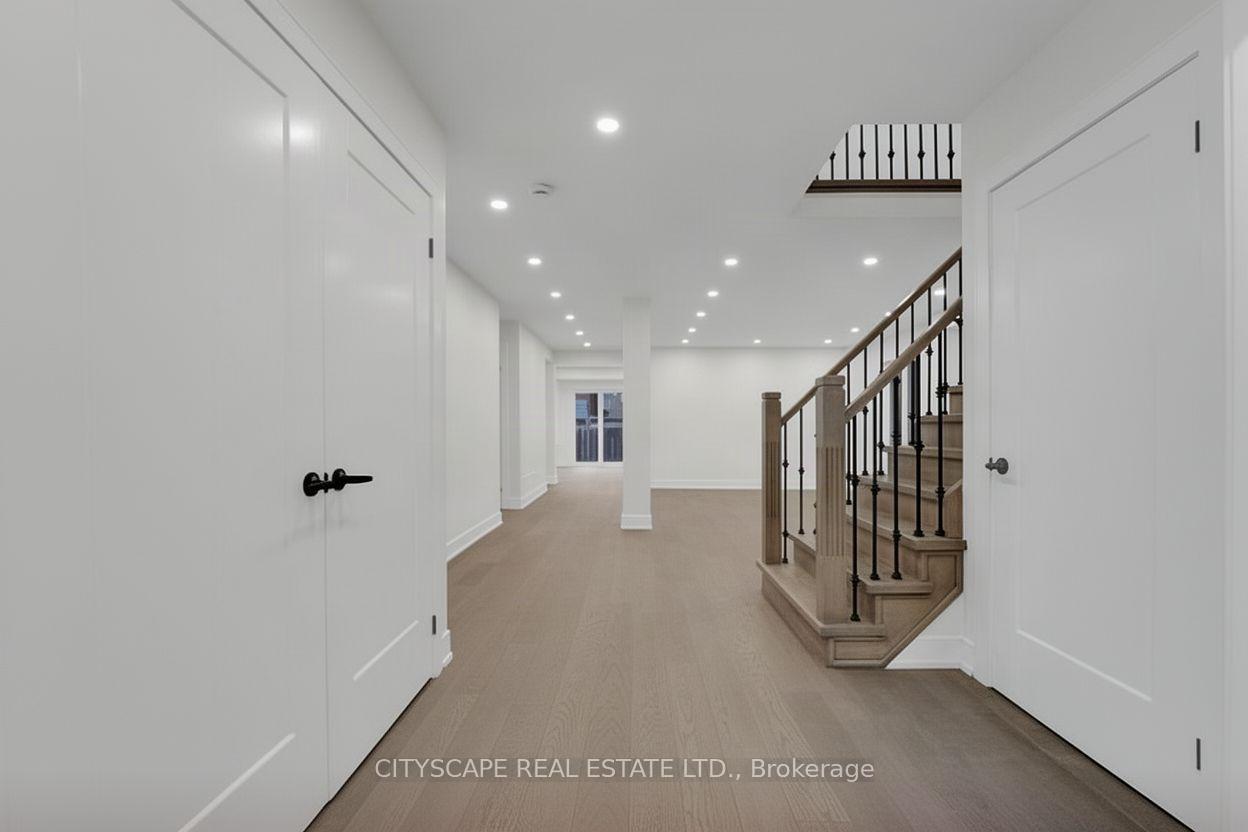 Photo 3 of 17 Ferncastle Crescent, Brampton, Fletcher's Meadow — HOMEH