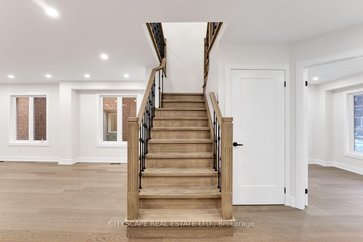 Photo 4 of 17 Ferncastle Crescent, Brampton, Fletcher's Meadow — HOMEH