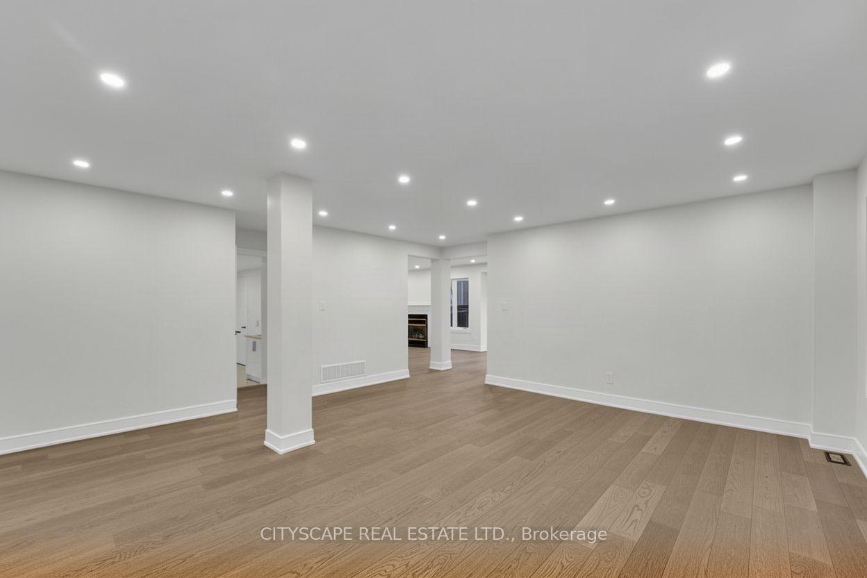 Photo 6 of 17 Ferncastle Crescent, Brampton, Fletcher's Meadow — HOMEH