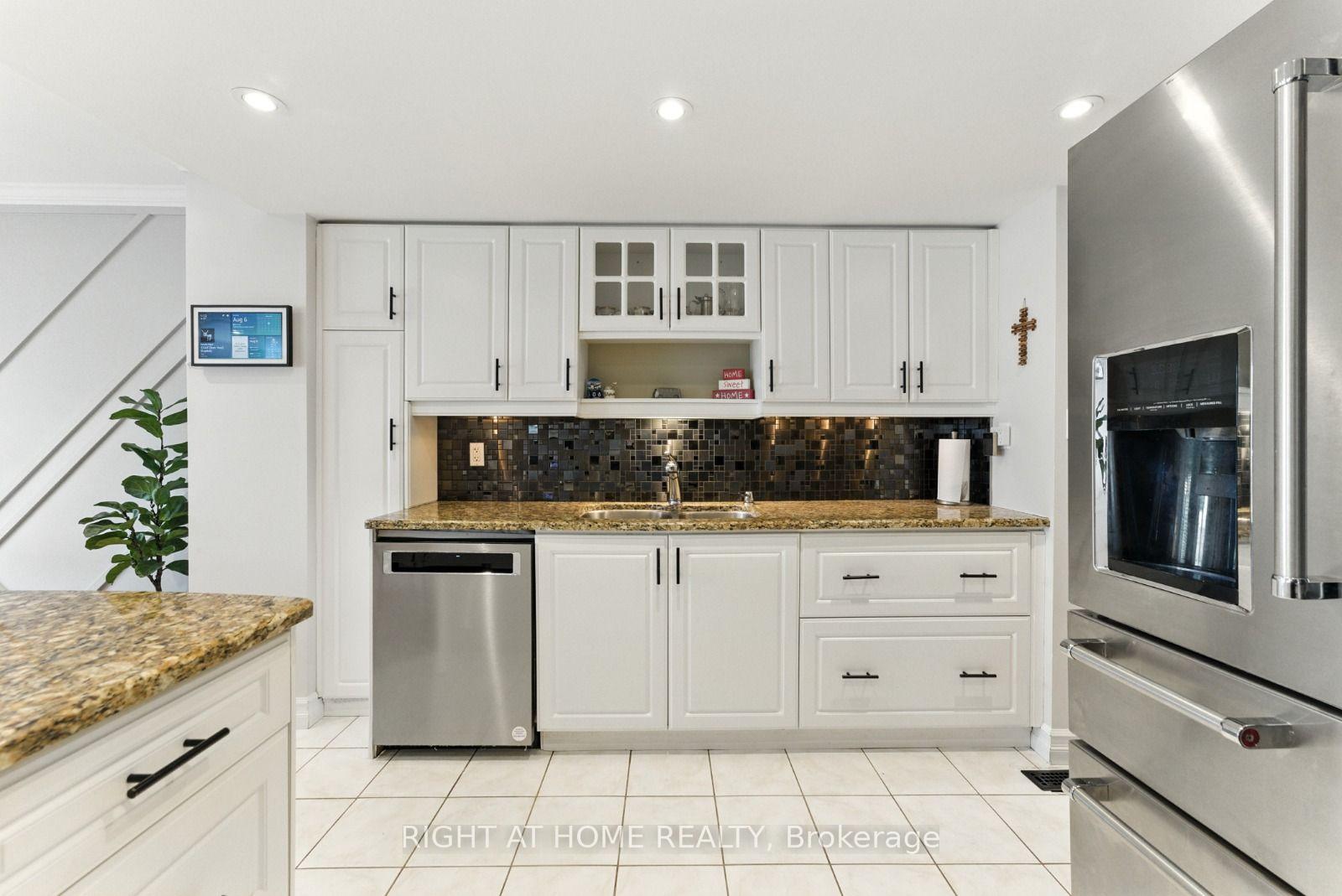 Photo 10 of 65 Sunvale Place W, Hamilton, Lakeshore — HOMEH