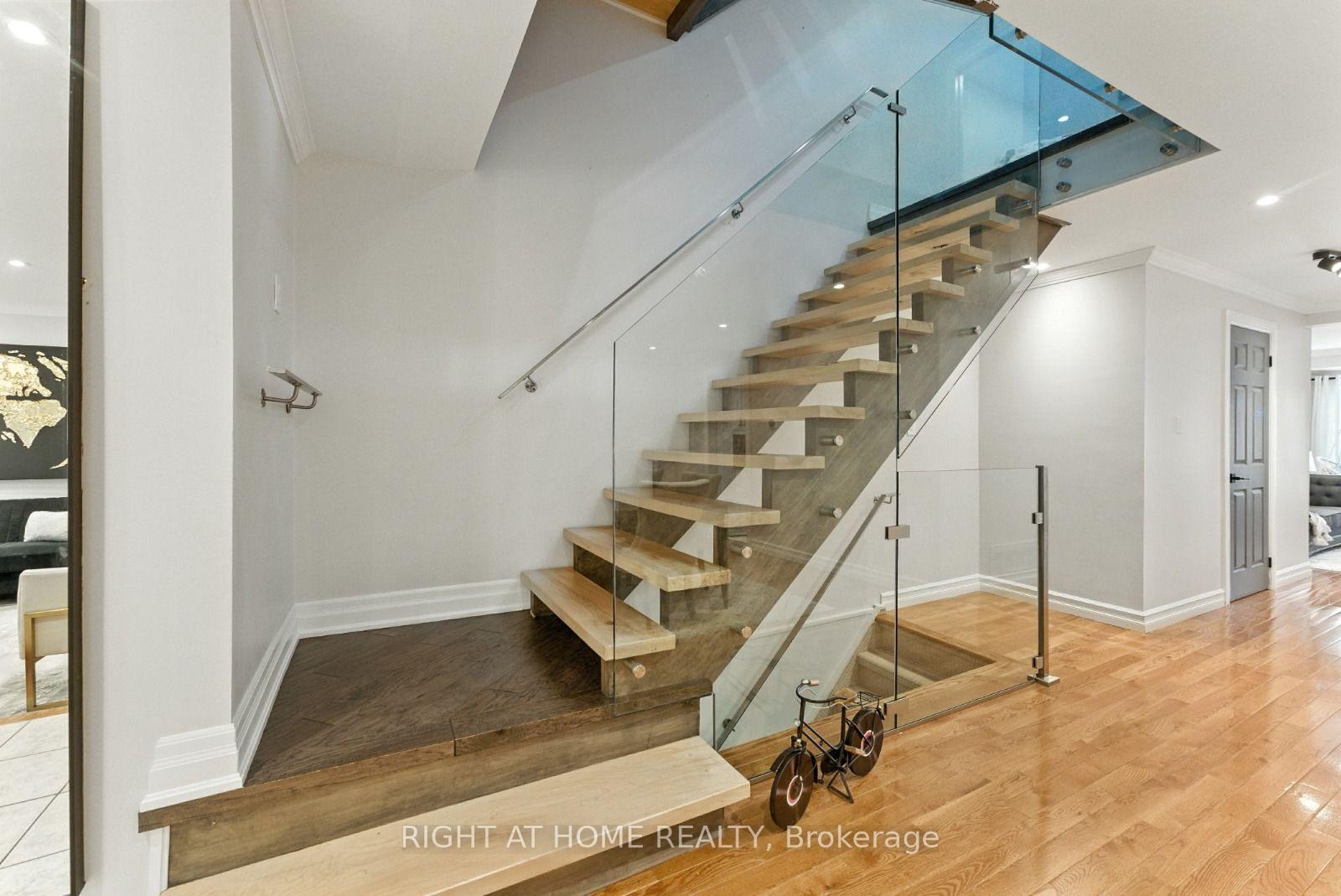 Photo 17 of 65 Sunvale Place W, Hamilton, Lakeshore — HOMEH
