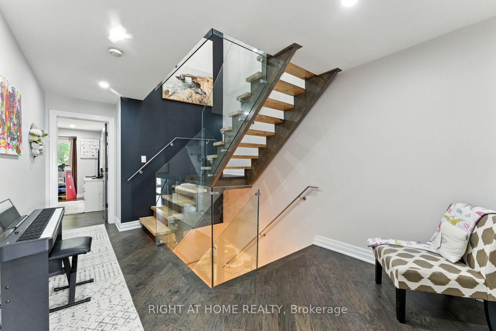 Photo 18 of 65 Sunvale Place W, Hamilton, Lakeshore — HOMEH