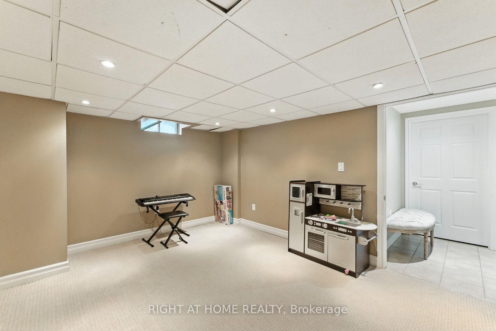Photo 34 of 65 Sunvale Place W, Hamilton, Lakeshore — HOMEH
