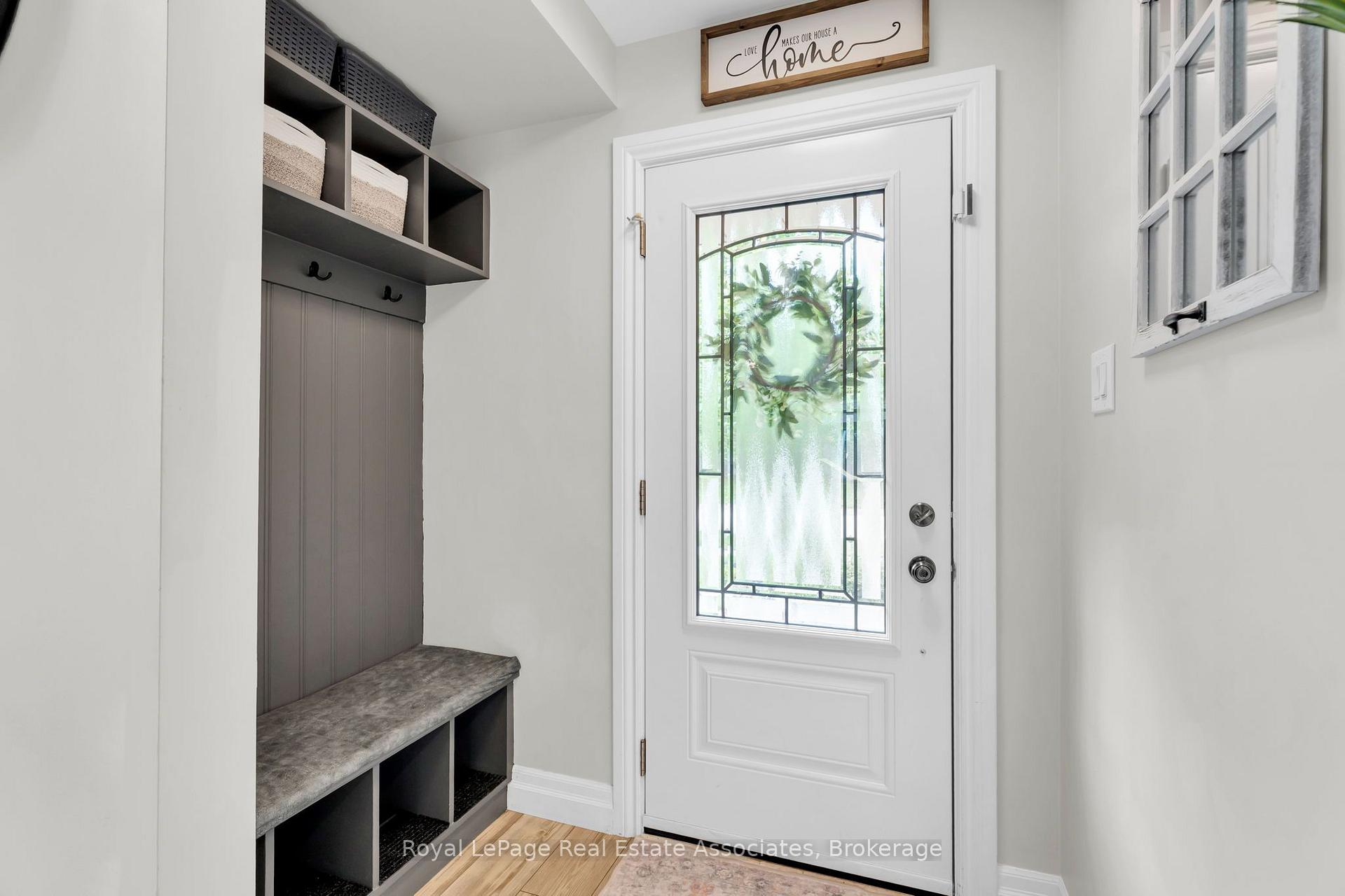 Photo 7 of 22 Mccullough Crescent, Halton Hills, Georgetown — HOMEH