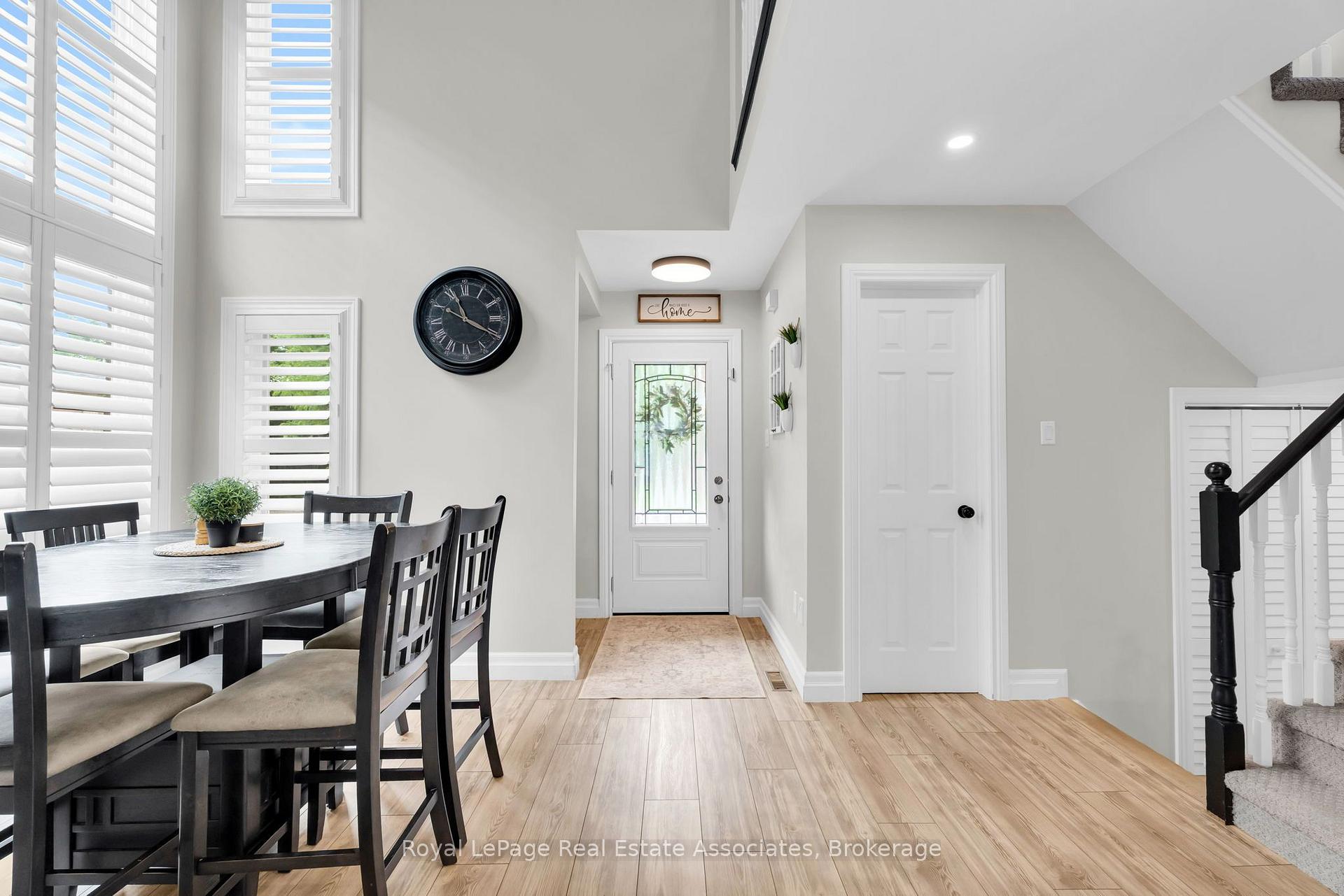 Photo 8 of 22 Mccullough Crescent, Halton Hills, Georgetown — HOMEH