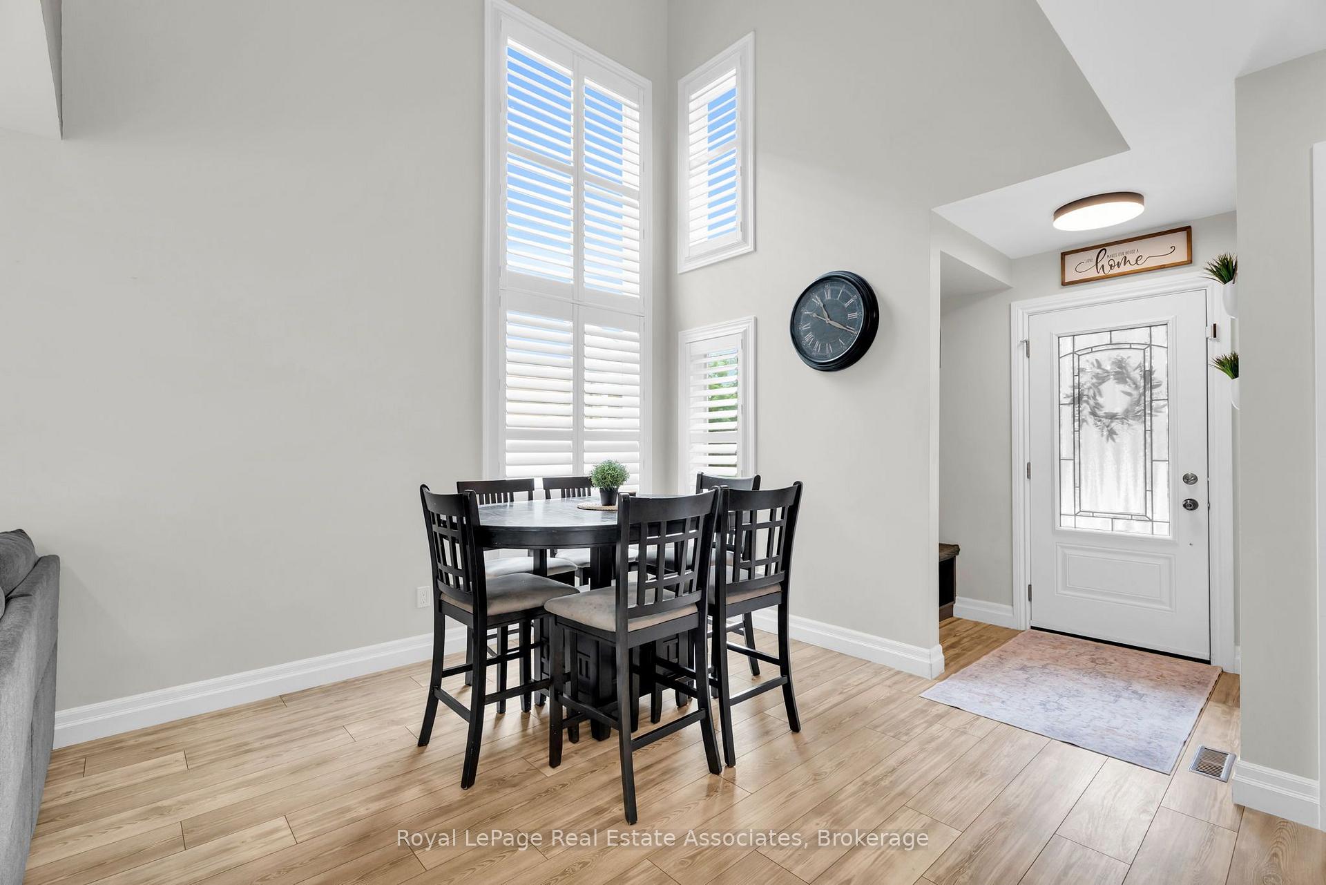 Photo 9 of 22 Mccullough Crescent, Halton Hills, Georgetown — HOMEH