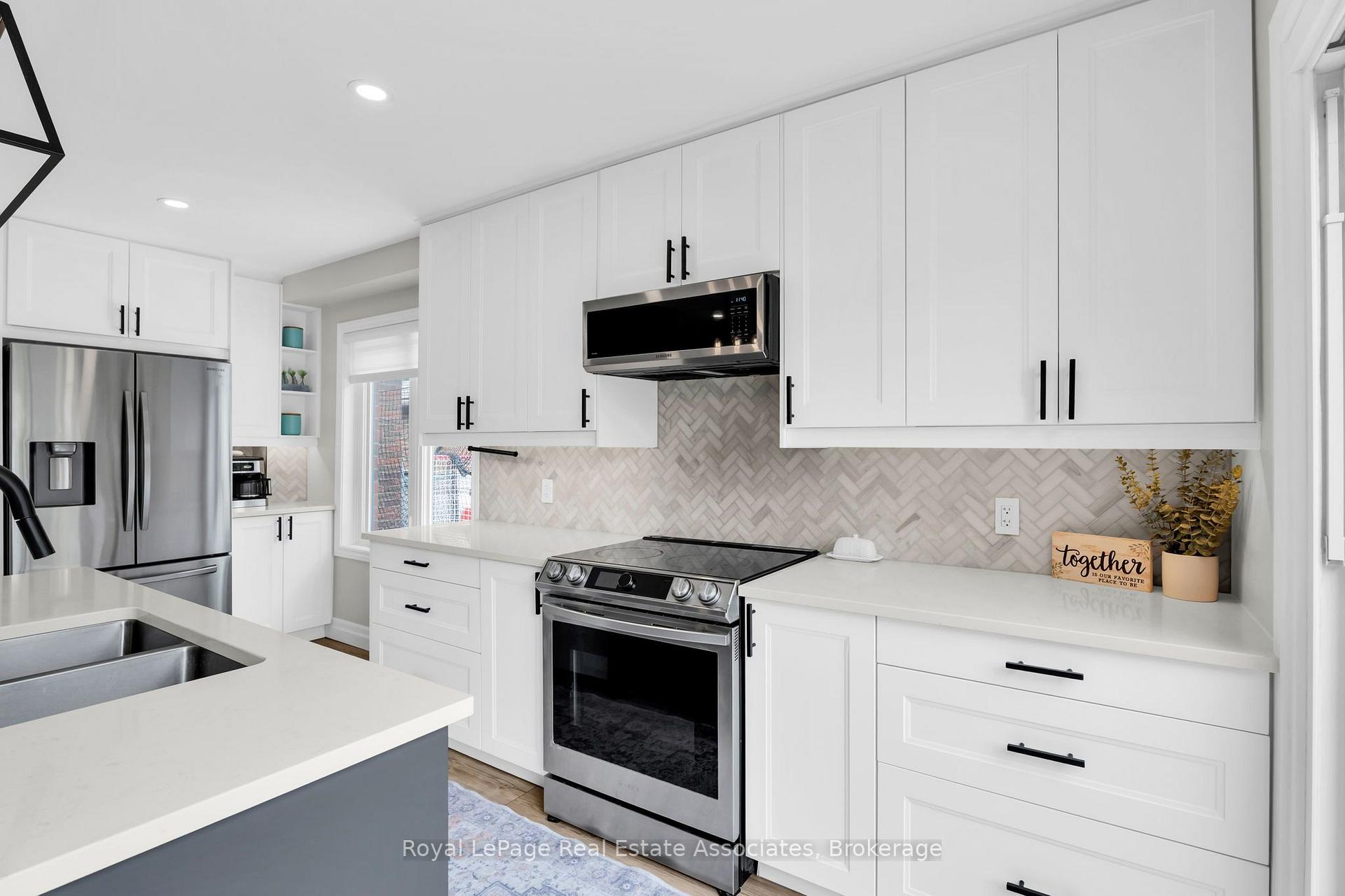 Photo 14 of 22 Mccullough Crescent, Halton Hills, Georgetown — HOMEH