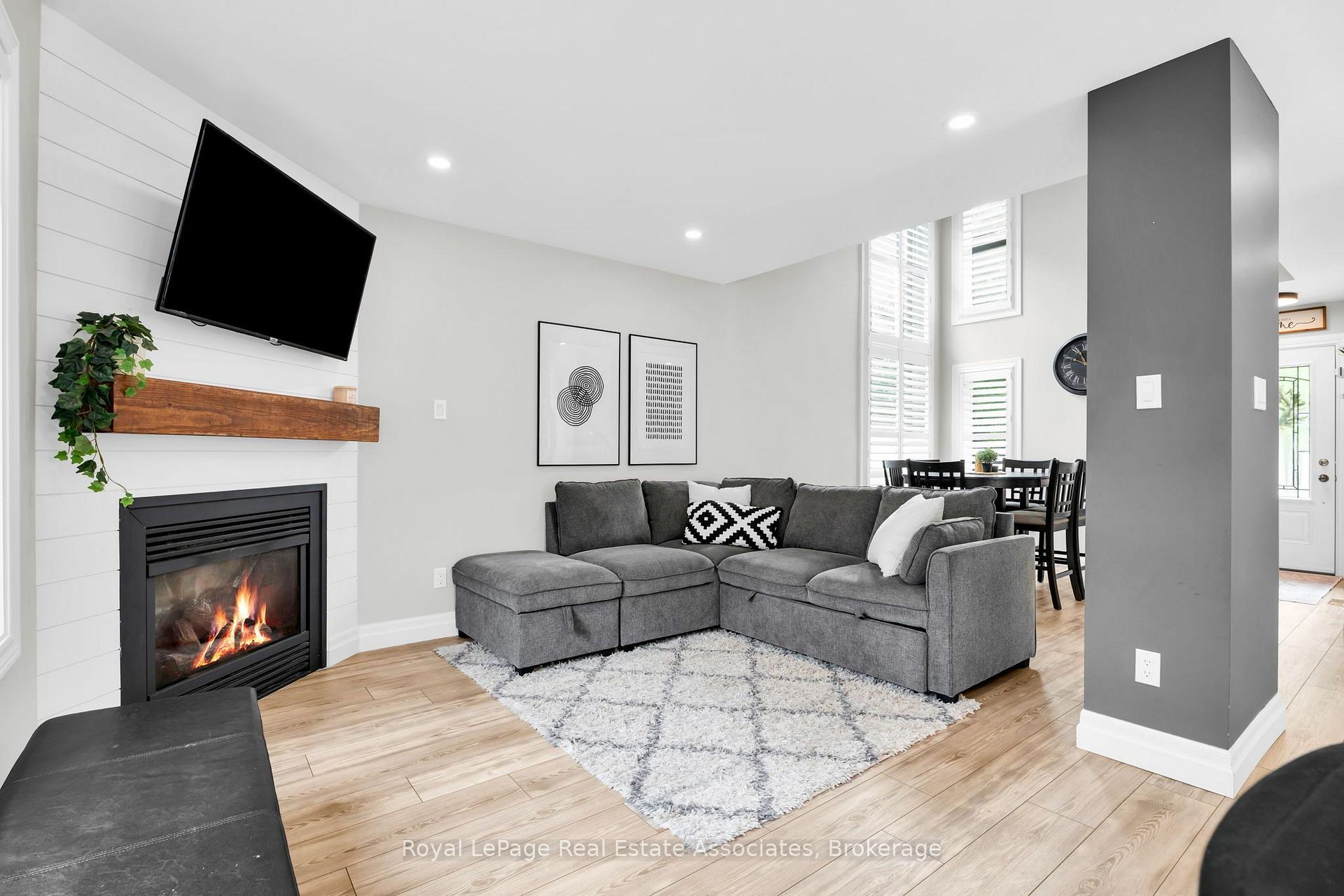 Photo 16 of 22 Mccullough Crescent, Halton Hills, Georgetown — HOMEH
