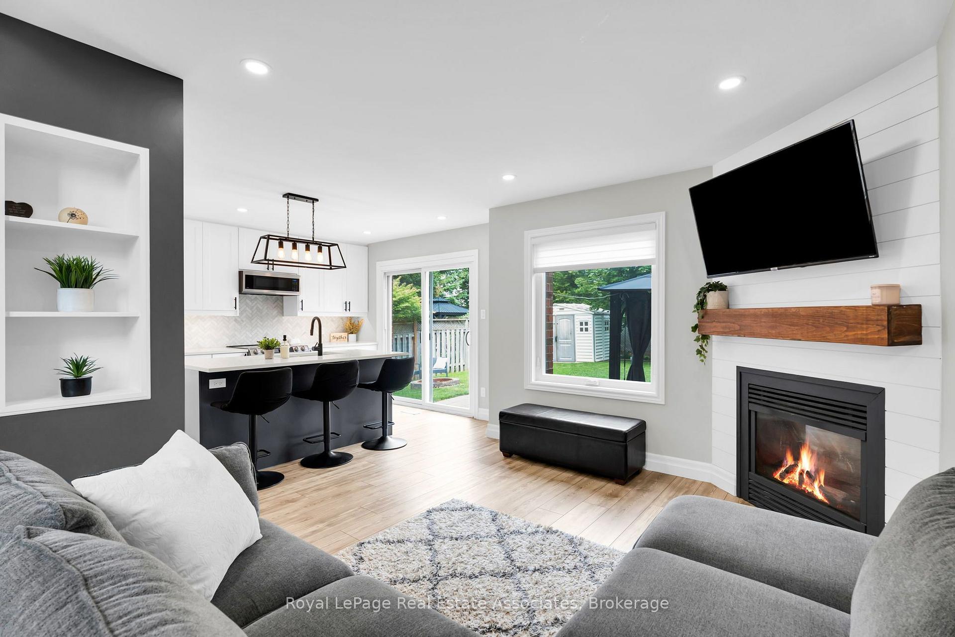 Photo 18 of 22 Mccullough Crescent, Halton Hills, Georgetown — HOMEH