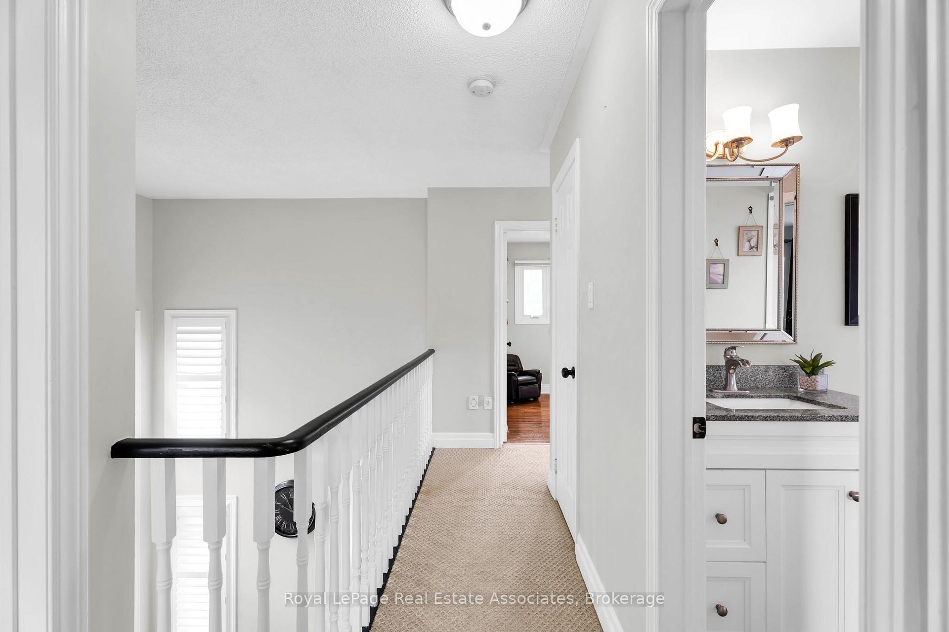 Photo 21 of 22 Mccullough Crescent, Halton Hills, Georgetown — HOMEH
