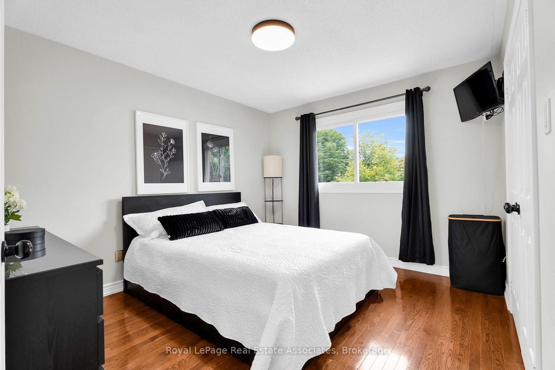 Photo 22 of 22 Mccullough Crescent, Halton Hills, Georgetown — HOMEH
