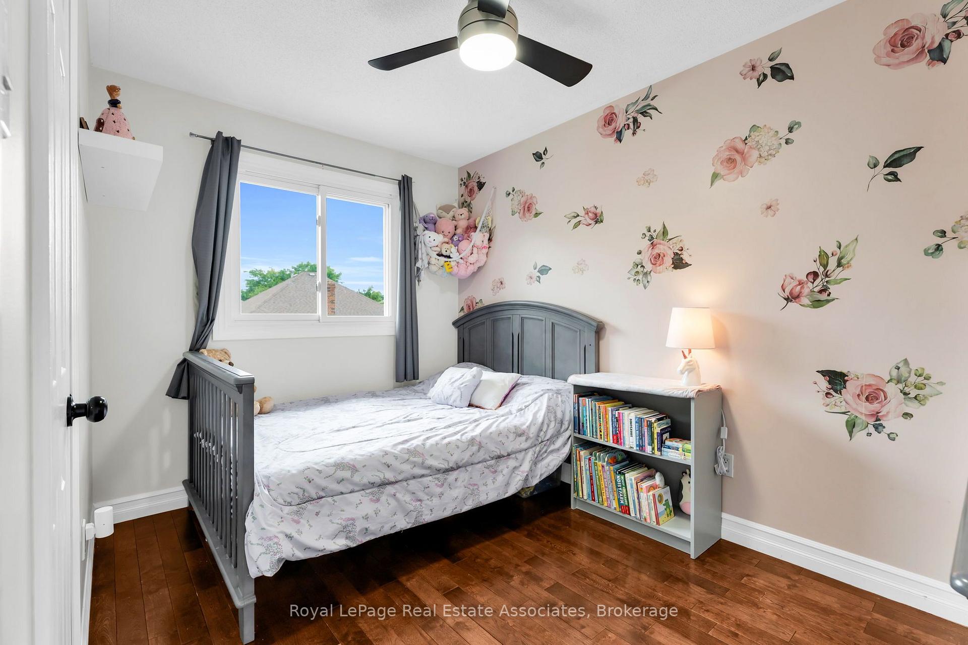 Photo 24 of 22 Mccullough Crescent, Halton Hills, Georgetown — HOMEH