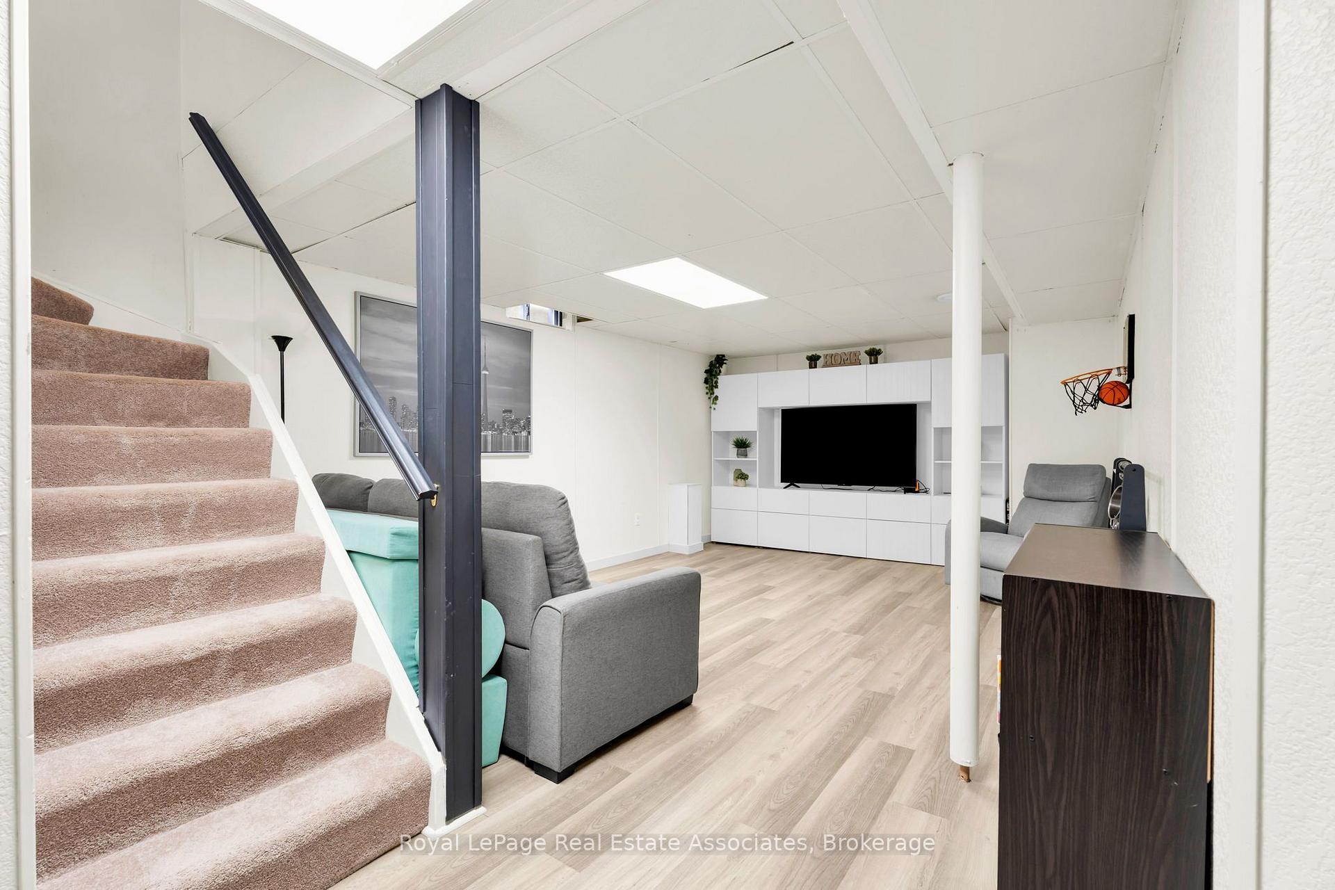 Photo 27 of 22 Mccullough Crescent, Halton Hills, Georgetown — HOMEH