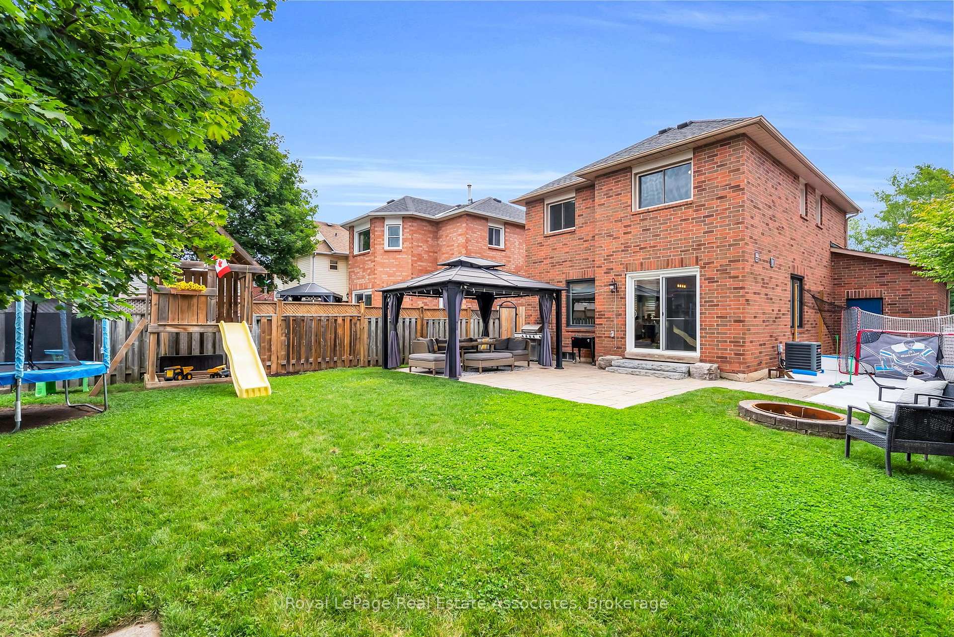 Photo 33 of 22 Mccullough Crescent, Halton Hills, Georgetown — HOMEH