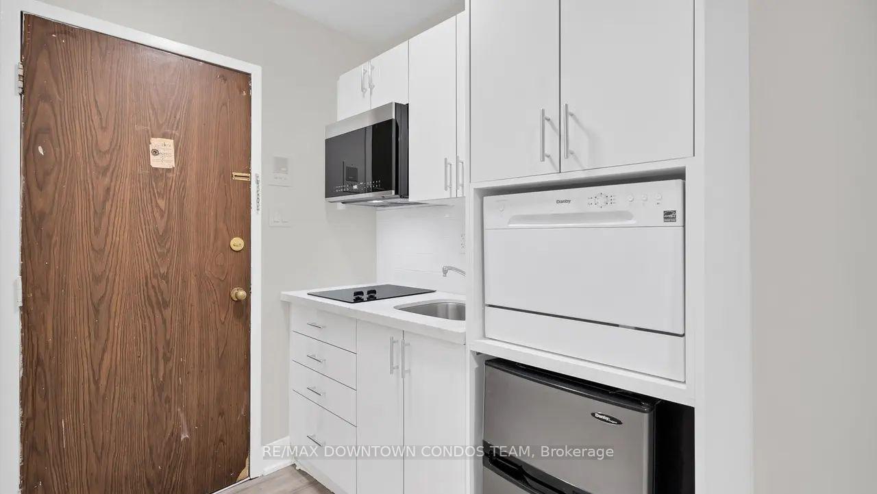 Photo 7 of Unit 101, 7 Thornburn Avenue, Toronto, South Parkdale — HOMEH