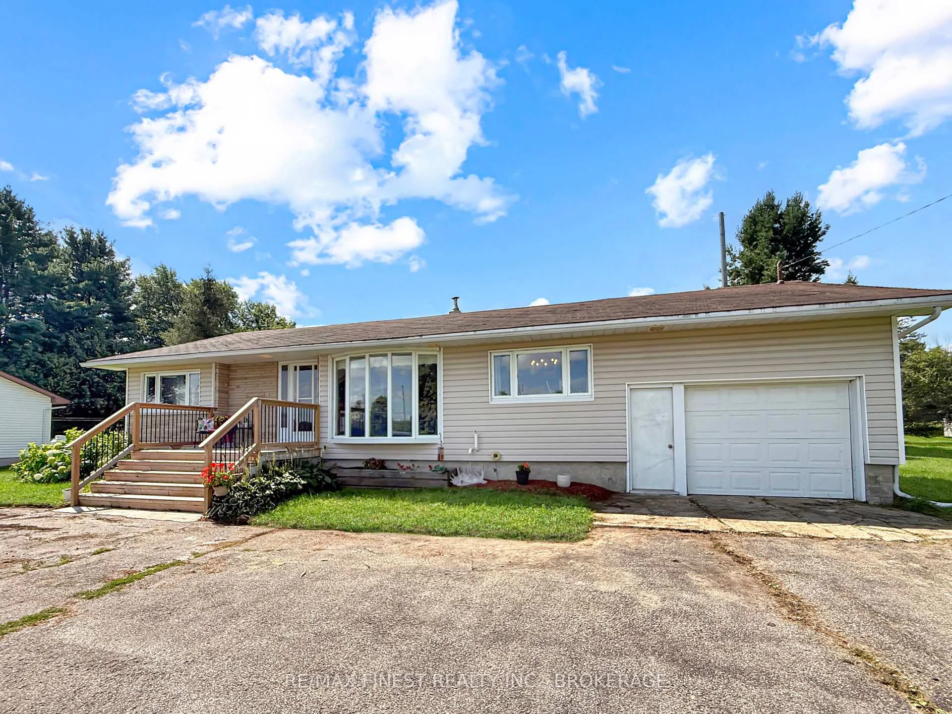 Photo 4 of 9859 County Rd 42, Westport, Westport — HOMEH