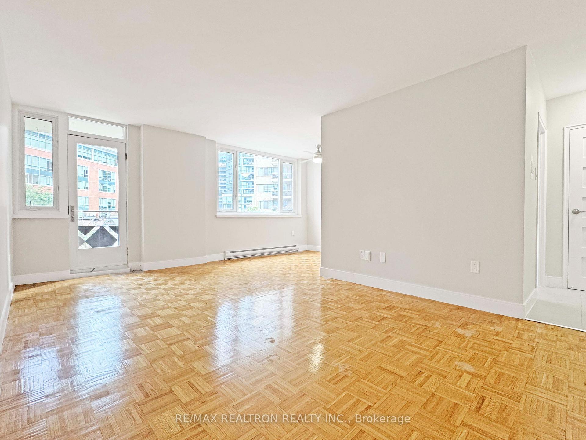 Photo 4 of Unit 1202, 55 Isabella Street, Toronto, Church-Yonge Corridor — HOMEH