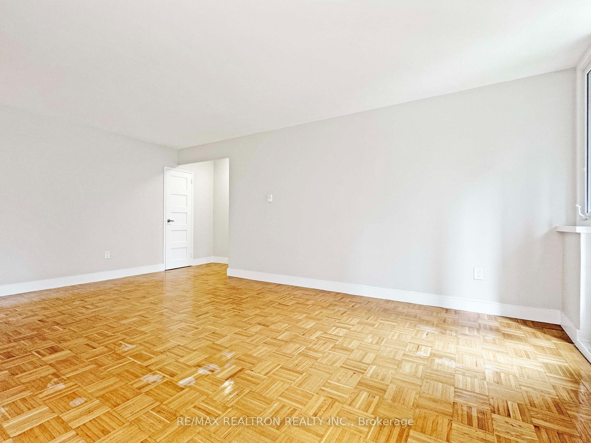 Photo 11 of Unit 1202, 55 Isabella Street, Toronto, Church-Yonge Corridor — HOMEH